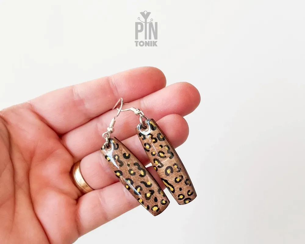 Jewelry - Animal Print Dangle Earrings - Retro Leopard Jewelry - Safari Animal Lover - PINTONIK