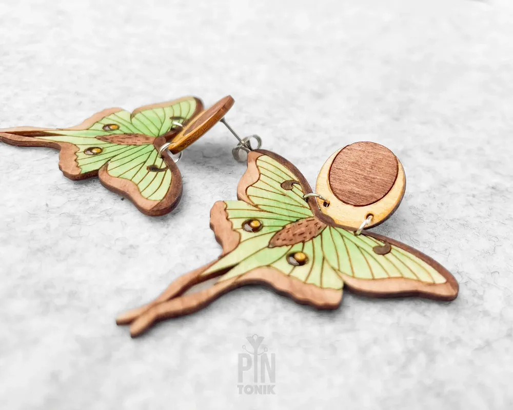 Bijoux - Boucles d'oreilles papillon Luna Moth - Bijoux fantaisie ailes de papillon - Cadeau d'Halloween ensorceleur ou cadeau pour un 30e anniversaire - Boucles d'oreilles originales - PINTONIK
