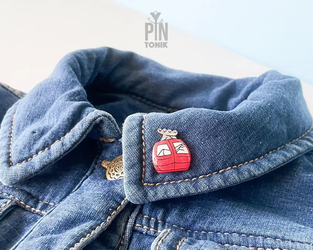 Bijoux - Pin's télécabine : cadeau pour les sports d'hiver - PINTONIK
