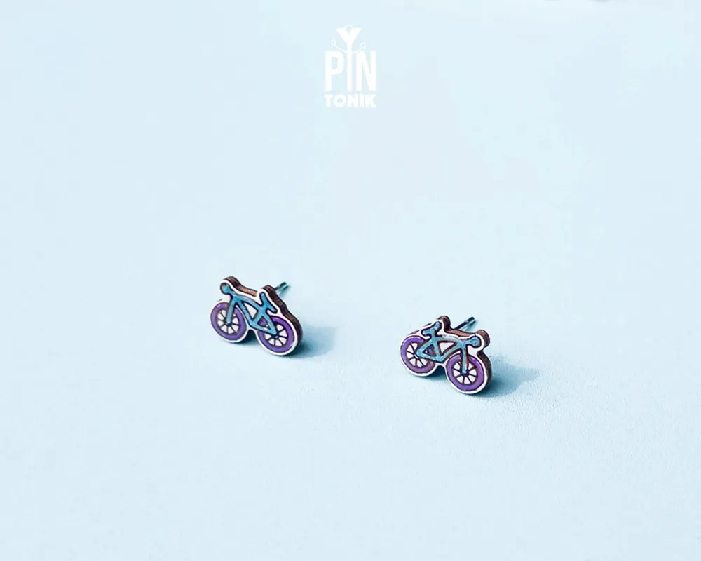 Bijoux - Boucles d'oreilles puces en forme de mini vélo - Bijoux en bois représentant un vélo - PINTONIK
