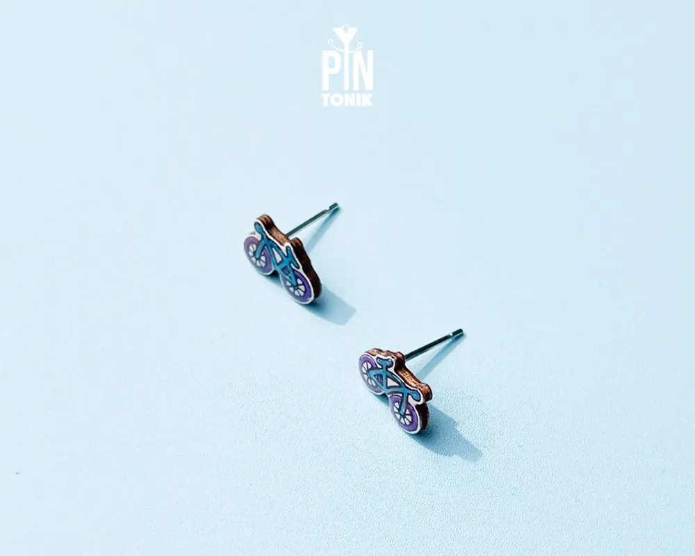 Bijoux - Boucles d'oreilles puces en forme de mini vélo - Bijoux en bois représentant un vélo - PINTONIK