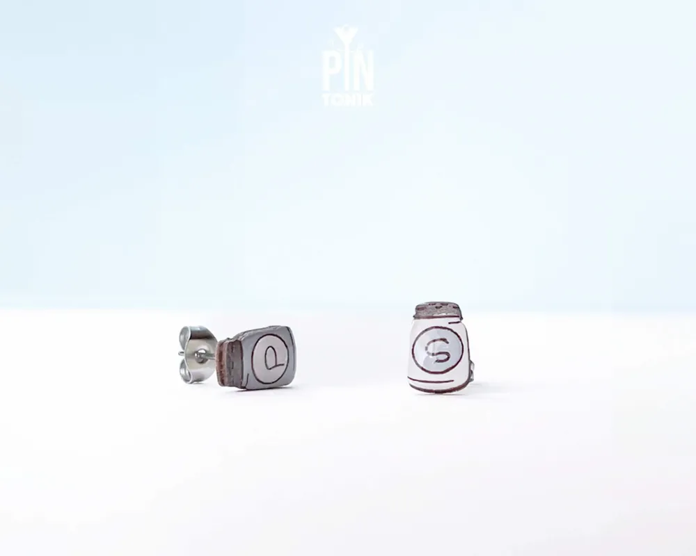 Jewelry - Mismatched Salt and Pepper Stud Earrings - Quirky Food Jewelry - PINTONIK