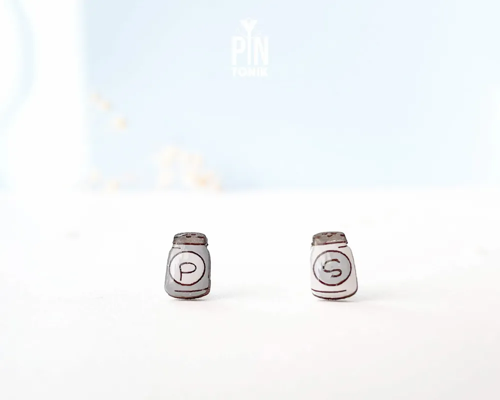 Jewelry - Mismatched Salt and Pepper Stud Earrings - Quirky Food Jewelry - PINTONIK