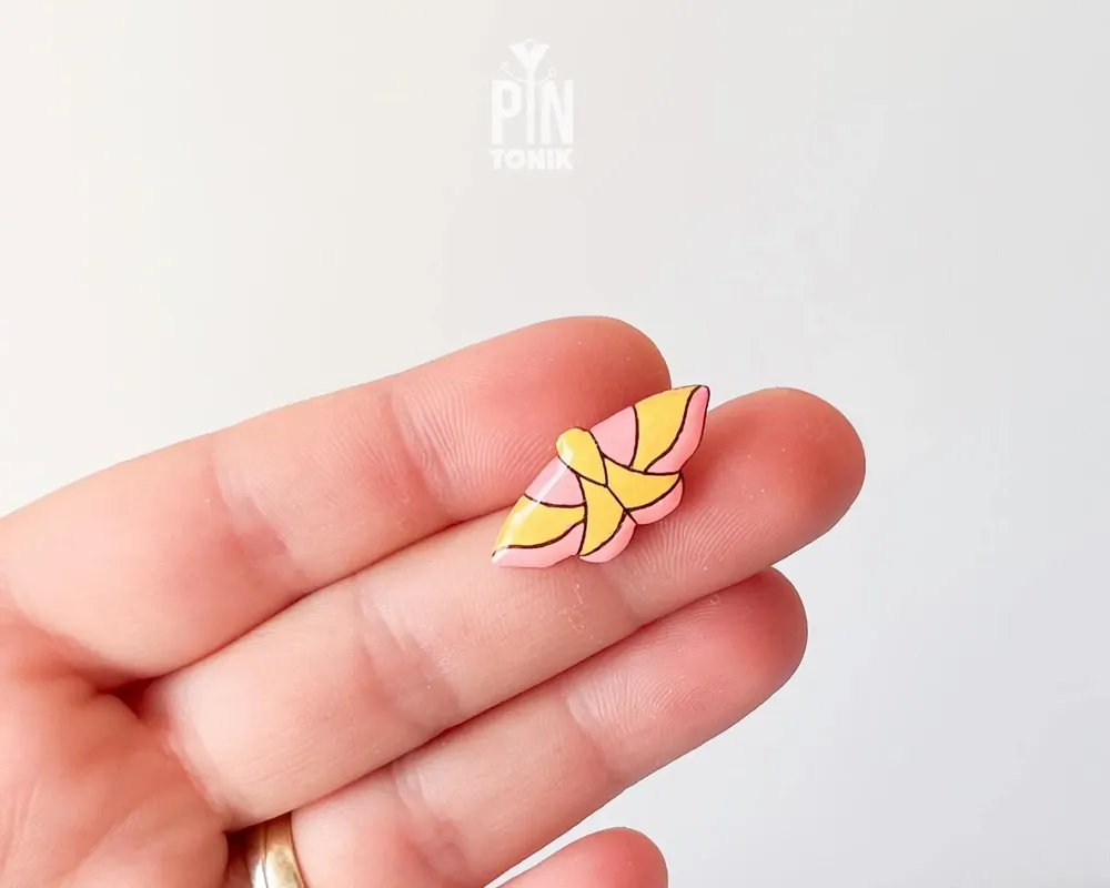 Jewelry - Rosy Maple Moth Pin - Pink Insect Brooch - PINTONIK