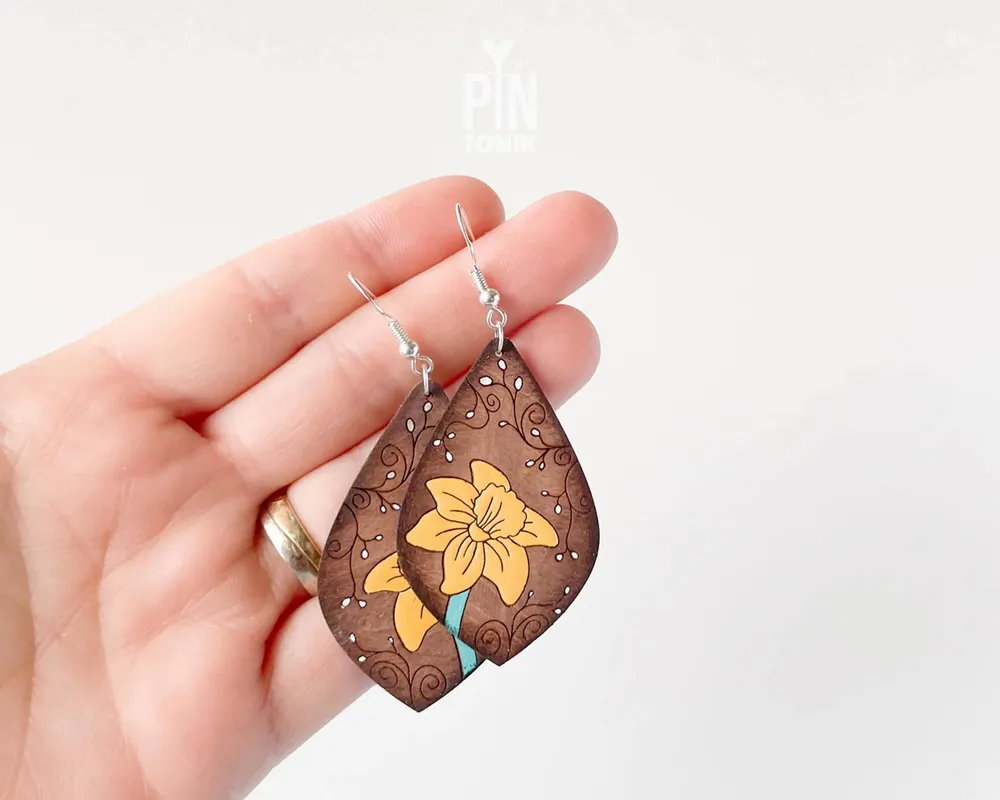 Bijoux - Boucles d'oreilles jonquille jaune - Bijoux floraux fantaisistes en bois - PINTONIK