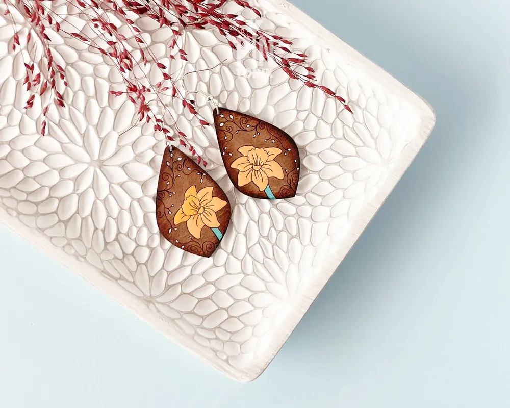 Bijoux - Boucles d'oreilles jonquille jaune - Bijoux floraux fantaisistes en bois - PINTONIK