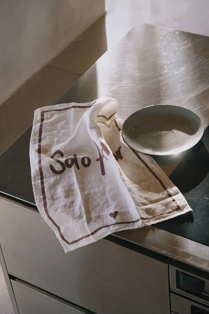 Torchons - Family First Kitchen Towel - LOVEM THE LABEL