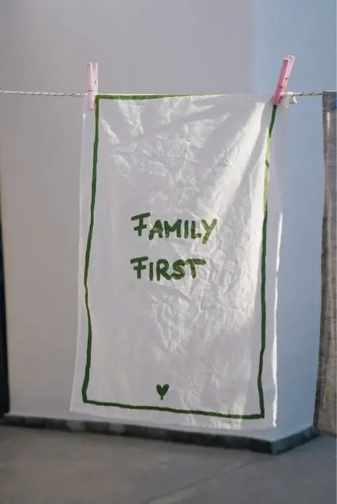 Torchons - Family First Kitchen Towel - LOVEM THE LABEL