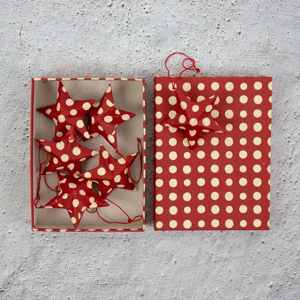 Christmas garlands and baubles - Christmas 2026 - A WORLD OF CRAFT