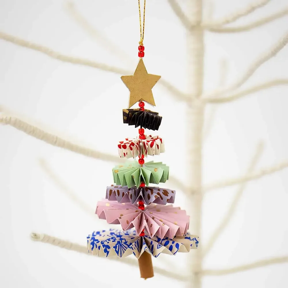 Christmas garlands and baubles - Christmas 2026 - A WORLD OF CRAFT