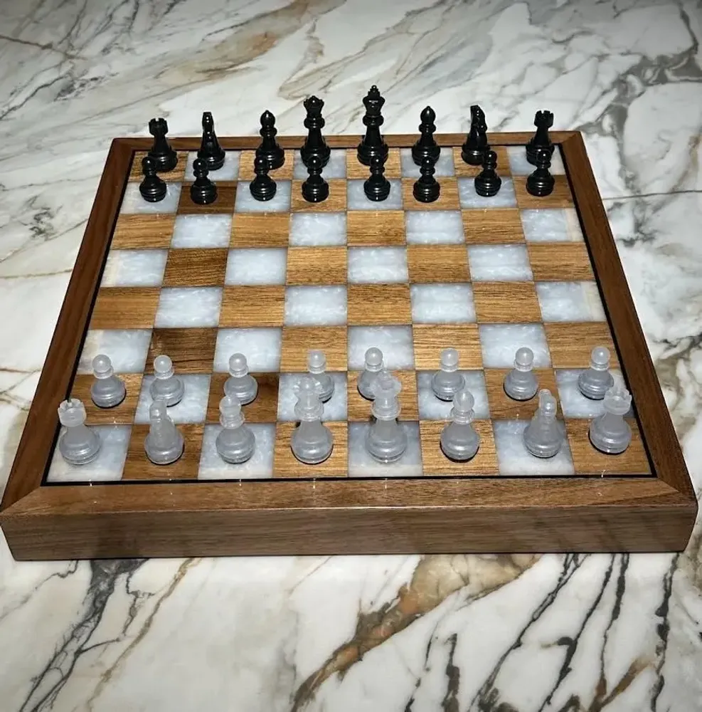 Decorative objects - Wood and resin chessboard - MEUBLES THOURET