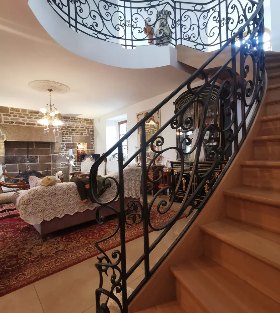 Pièces uniques - Escaliers, rampes et garde-corps en fer forgé - CREZE METALLERIE D'ART