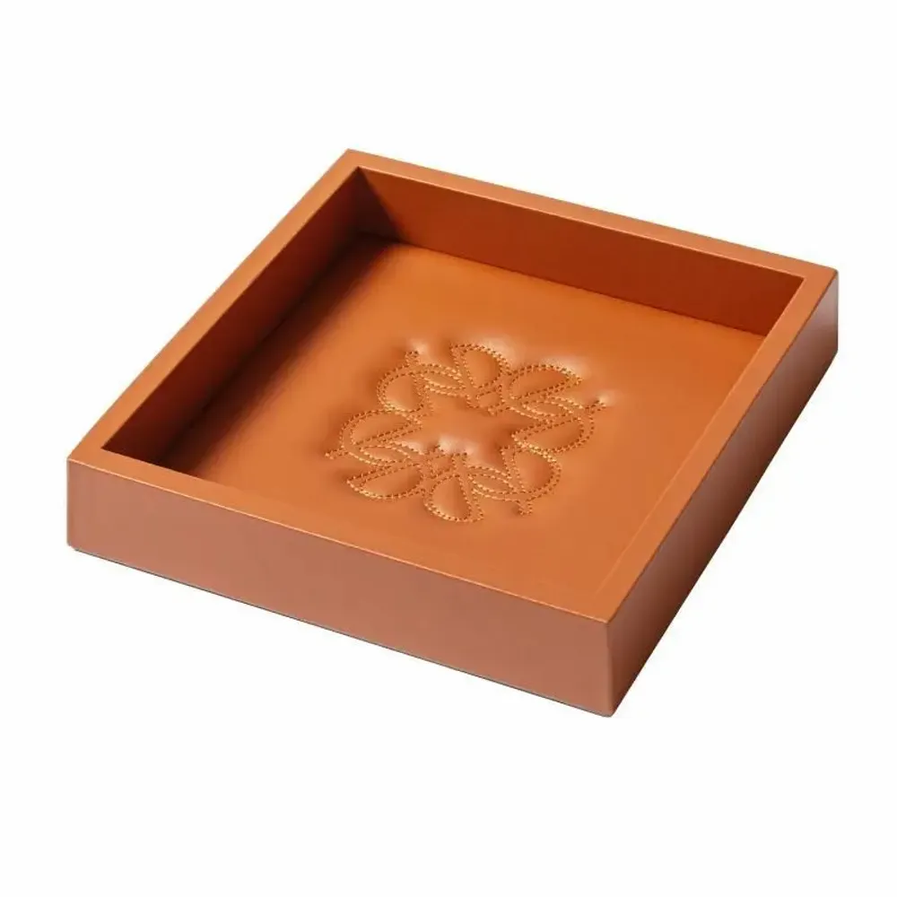 Plateaux - Plateau de valet Ecusson de la marque GIOBAGNARA - ELIE SAAB MAISON