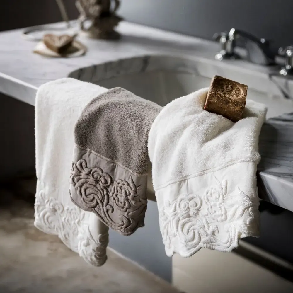 Serviettes de bain - 3D Embroideries - MASTRO RAPHAEL