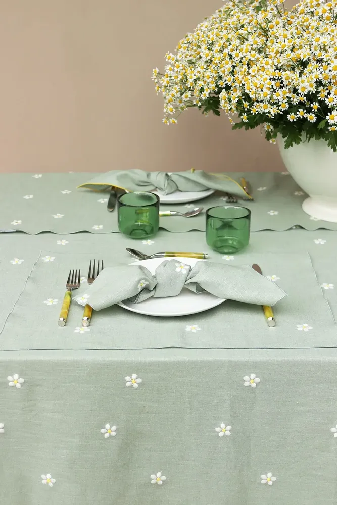 Table linen - Embroidered Linen Napkin | PRATOLINE Sage Green - GIARDINO SEGRETO