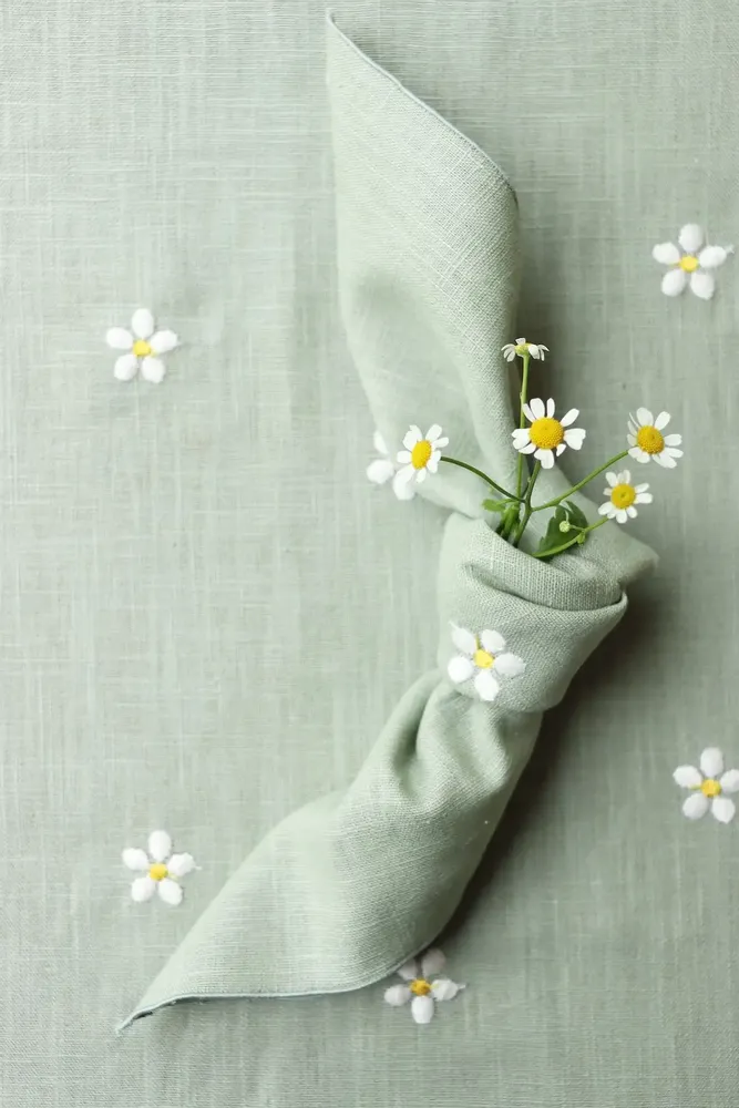 Table linen - Embroidered Linen Placemat | PRATOLINE Sage Green - GIARDINO SEGRETO