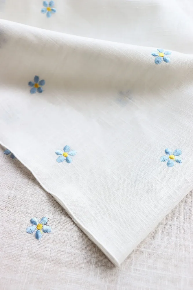 Linge de table textile - Nappe en lin brodée | PRATOLINE Bleu clair - GIARDINO SEGRETO