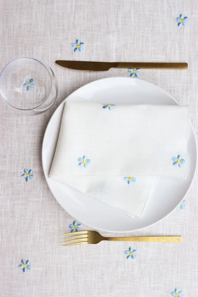 Linge de table textile - Nappe en lin brodée | PRATOLINE Bleu clair - GIARDINO SEGRETO
