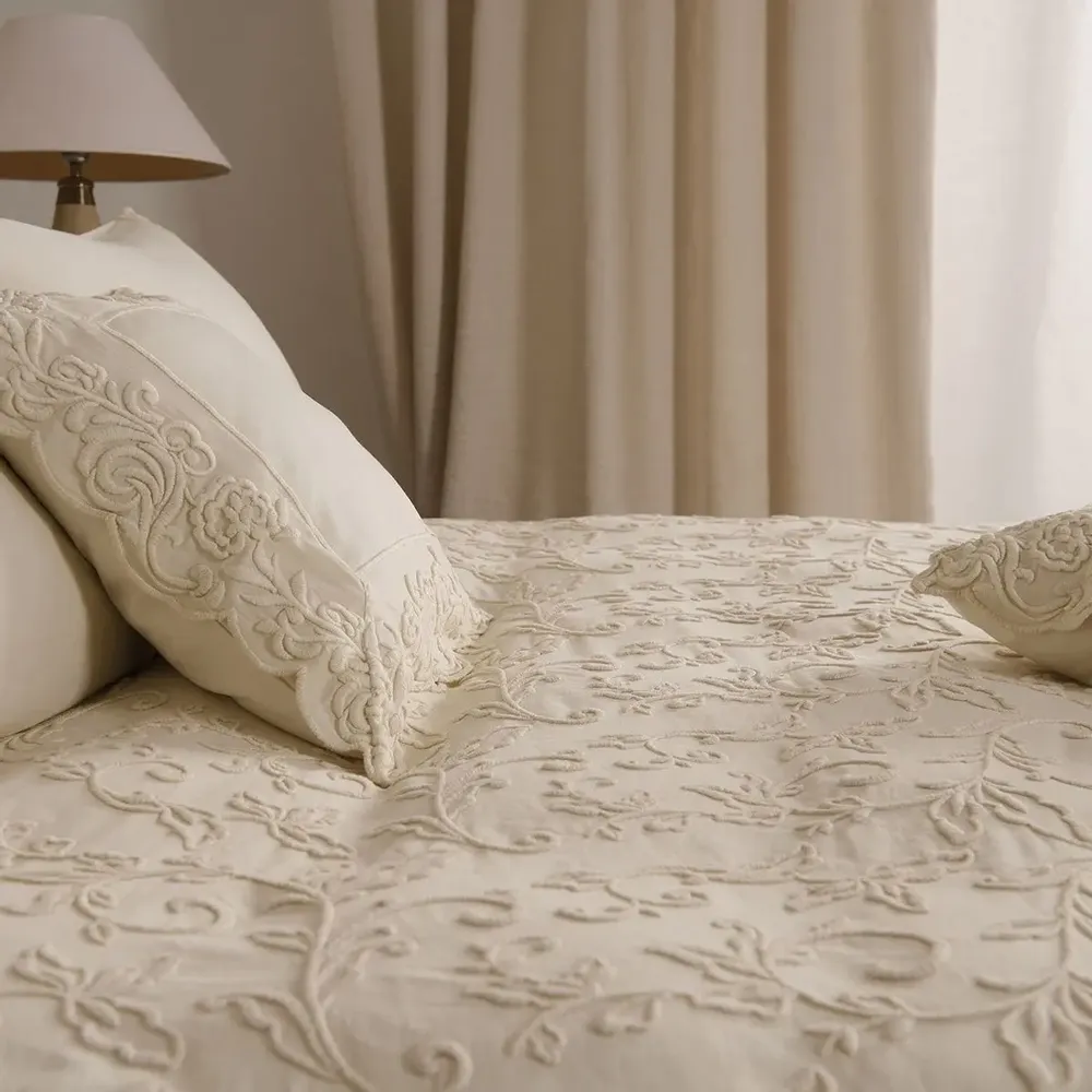 Linge de lit - Broderies 3D - MASTRO RAPHAEL