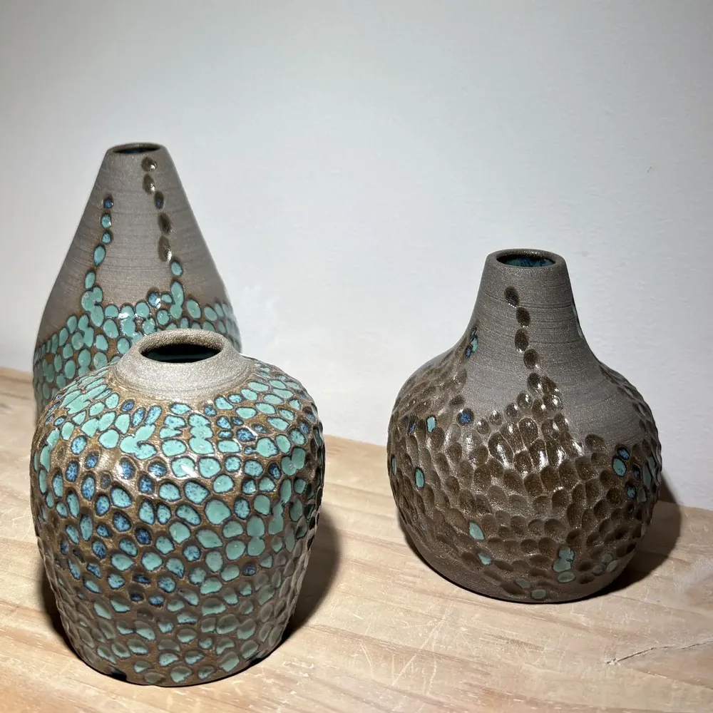 Objets de décoration - Lot de 3 soliflores en grès blanc émaillé - LES POTERIES DE SWANE