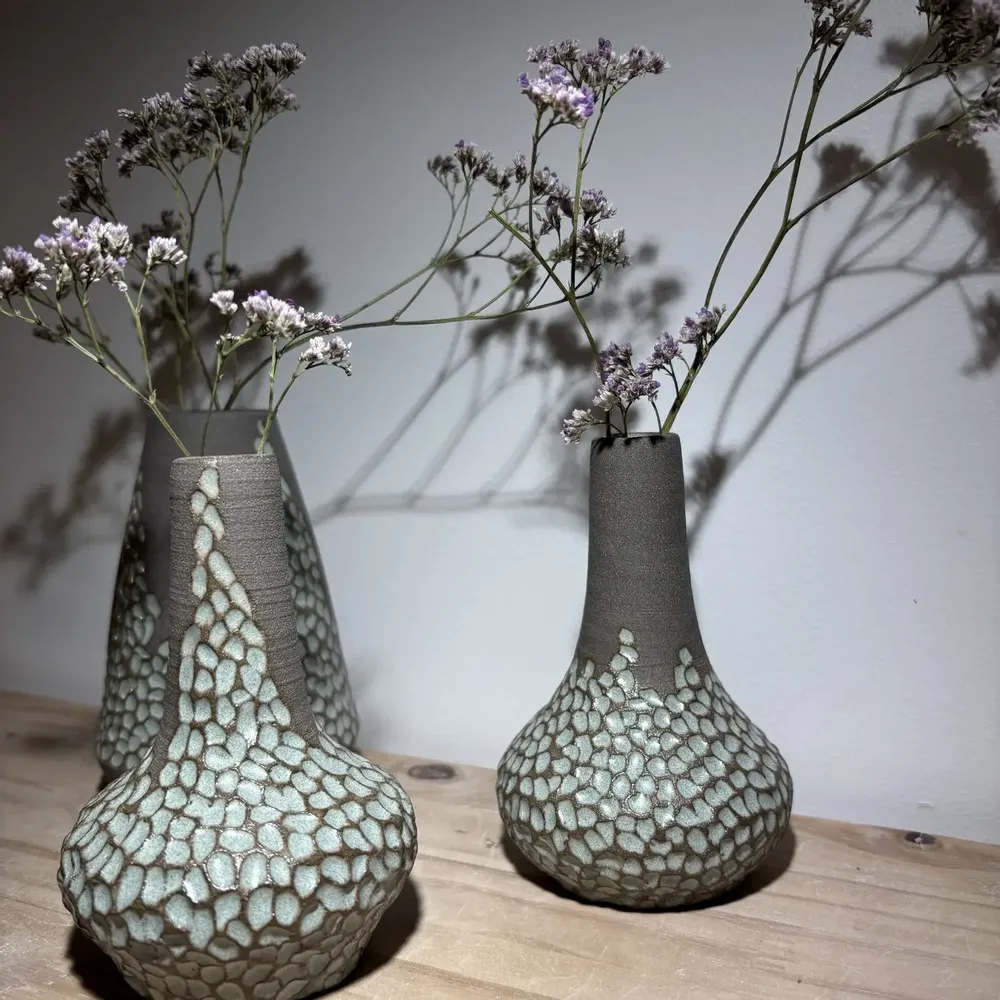 Poterie - Lot de 3 soliflores en grès blanc émaillé - LES POTERIES DE SWANE