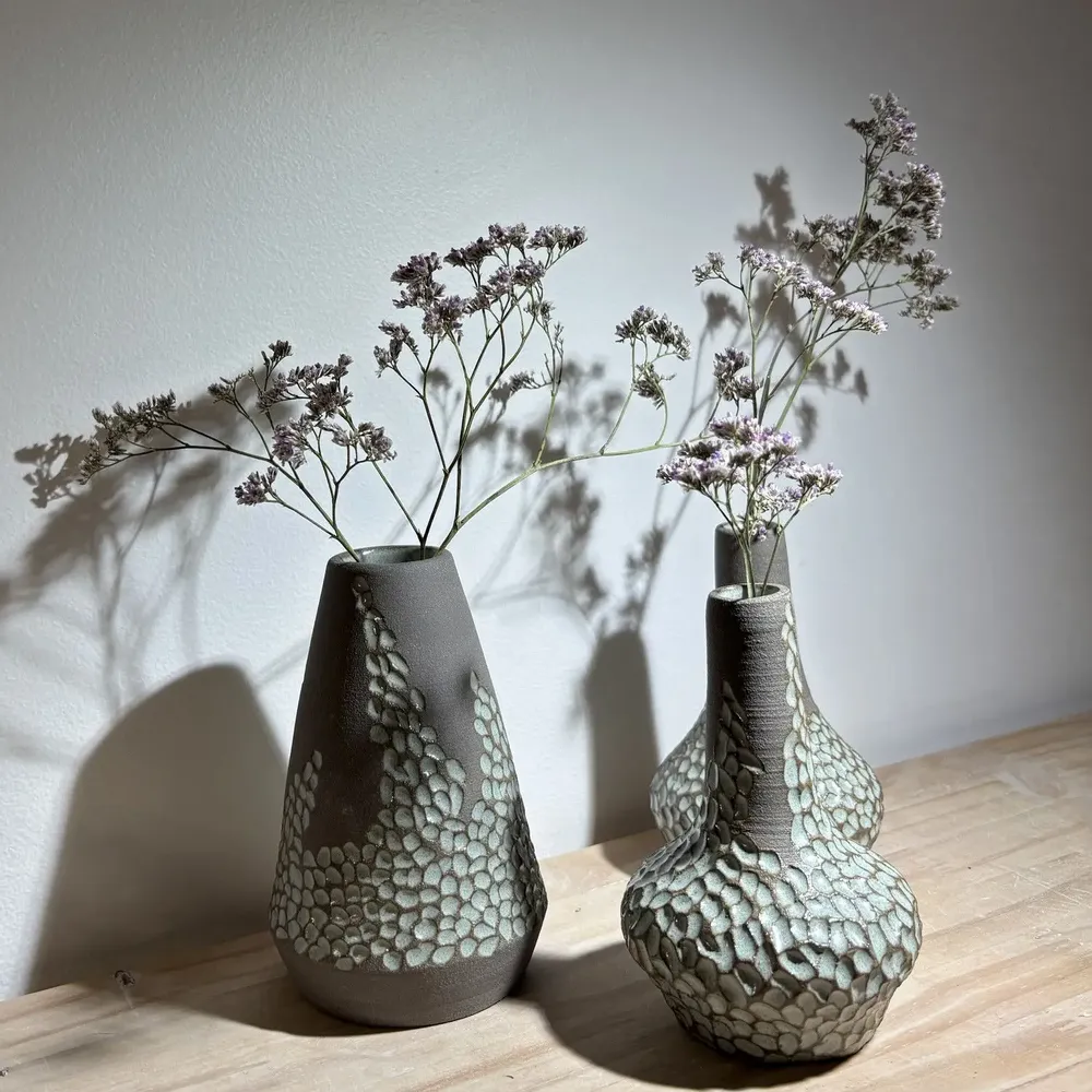Poterie - Lot de 3 soliflores en grès blanc émaillé - LES POTERIES DE SWANE