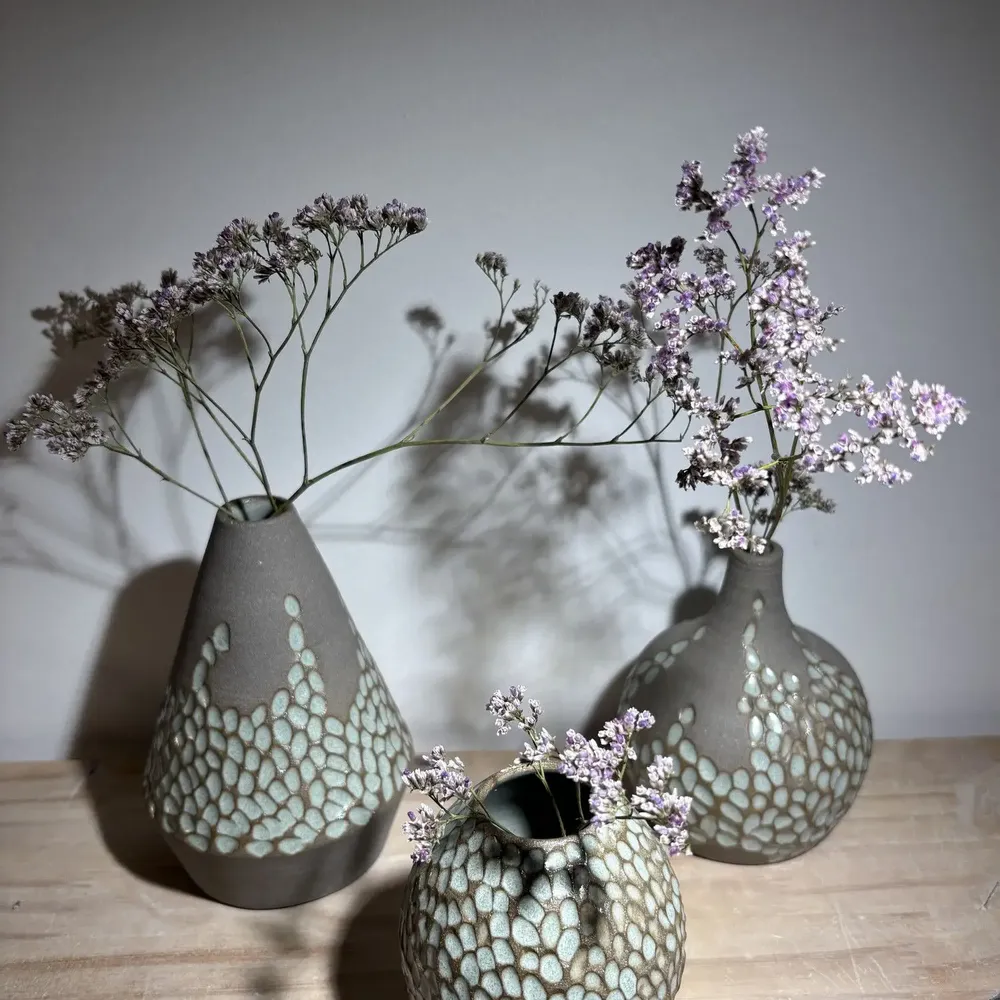 Objets de décoration - Lot de 3 soliflores en grès blanc émaillé - LES POTERIES DE SWANE