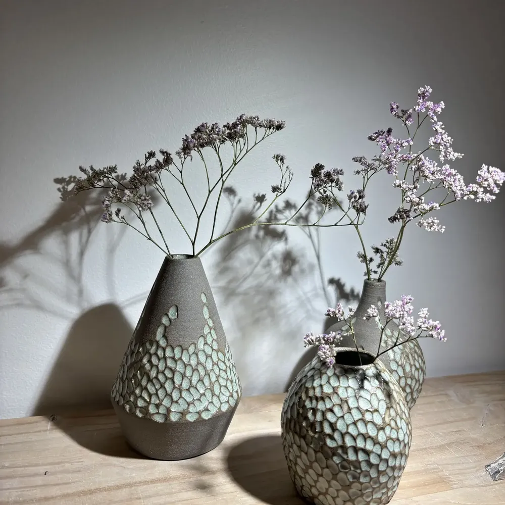 Objets de décoration - Lot de 3 soliflores en grès blanc émaillé - LES POTERIES DE SWANE