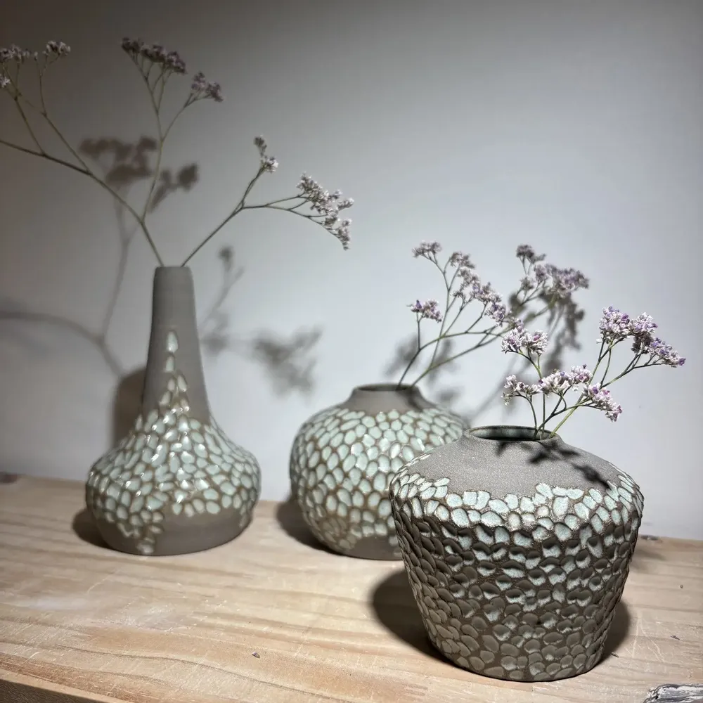 Vases - Lot de 3 soliflores en grès blanc émaillé - LES POTERIES DE SWANE