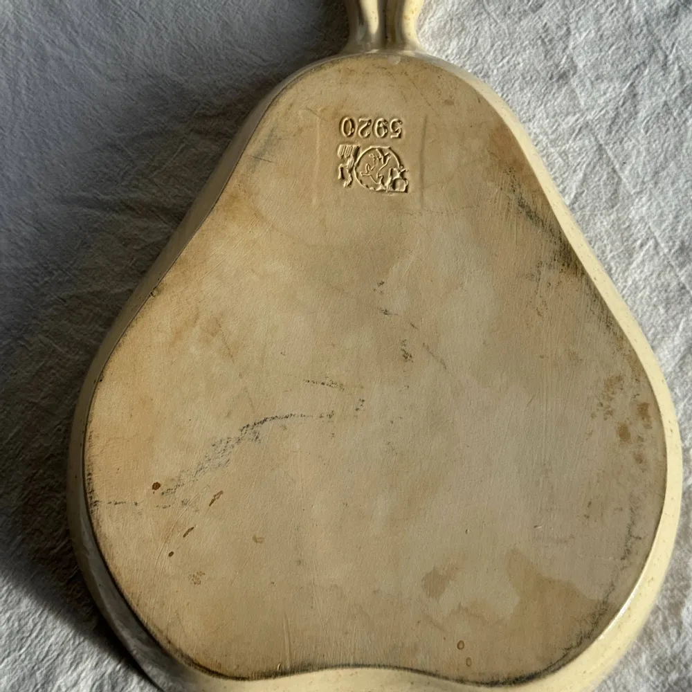 Kitchen utensils - Pear Shaped Pie Dish and Pear Pie Recipe - OFFICE OBJETS