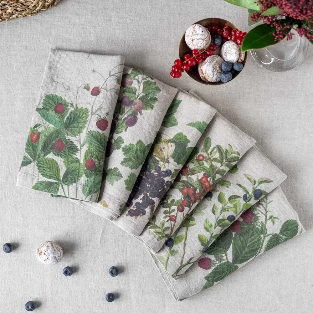 Formal plates - BERRIES │ 100% Linen Napkins - LINOROOM 100% LINEN TEXTILES