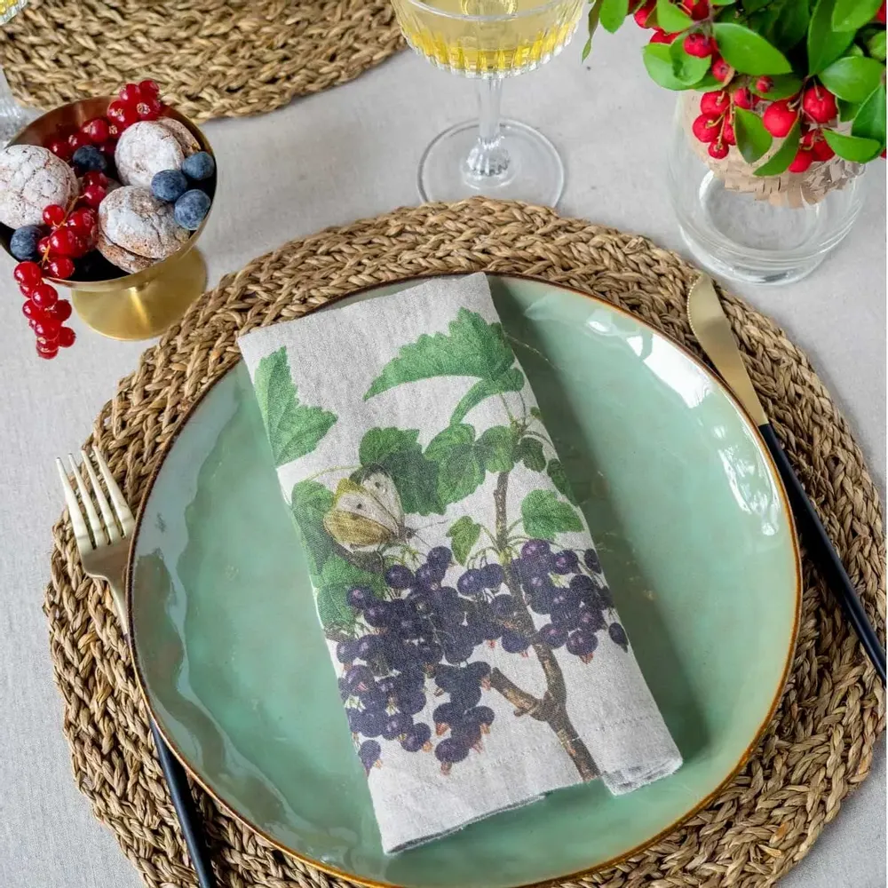 Formal plates - BERRIES │ 100% Linen Napkins - LINOROOM 100% LINEN TEXTILES