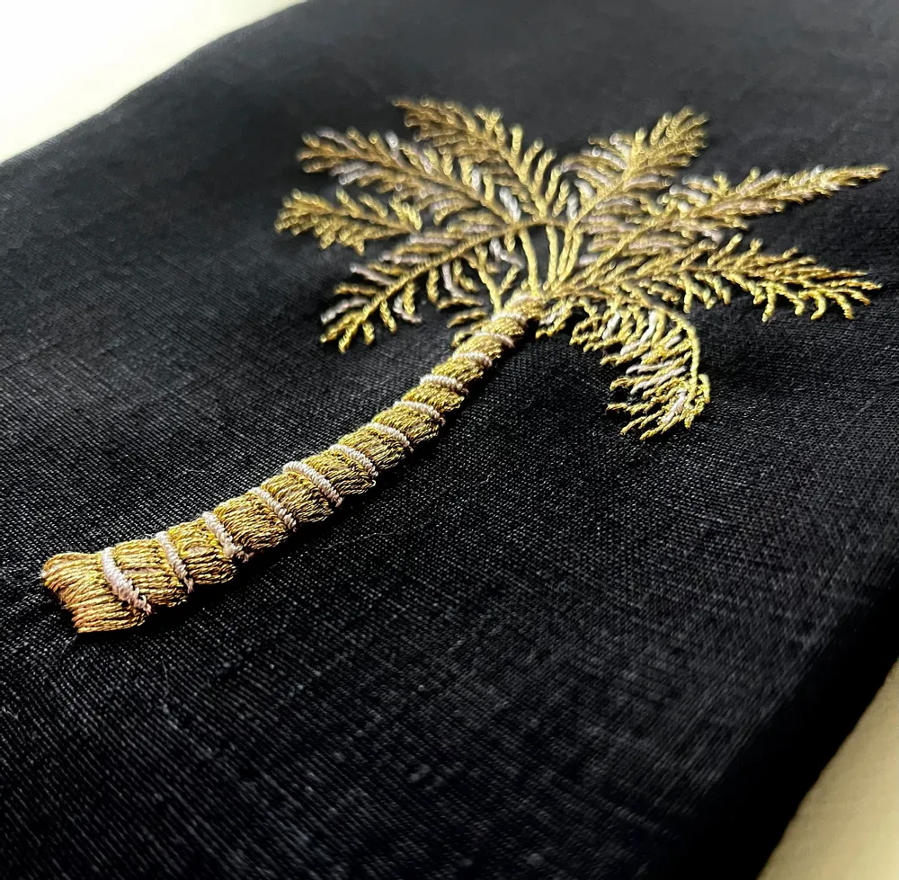 Bed linens - GOLD and SILVER hand embroidery - LINHO DO CASTELO - LIN DE CHATEAU