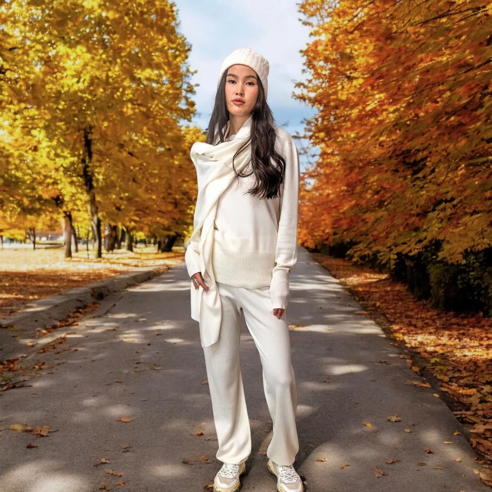Apparel - Cashmere Tracksuit - MAISON CLAIRE