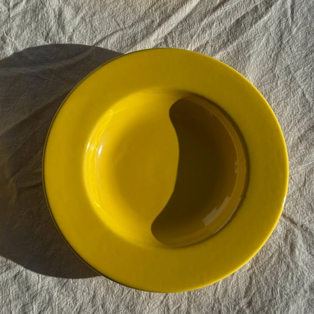 Assiettes au quotidien - Lot de 6 assiettes jaunes creuses vintage D22,5 H3,5 - OFFICE OBJETS