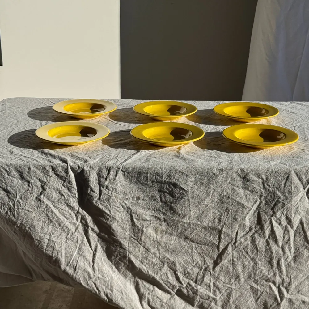 Assiettes au quotidien - Lot de 6 assiettes jaunes creuses vintage D22,5 H3,5 - OFFICE OBJETS
