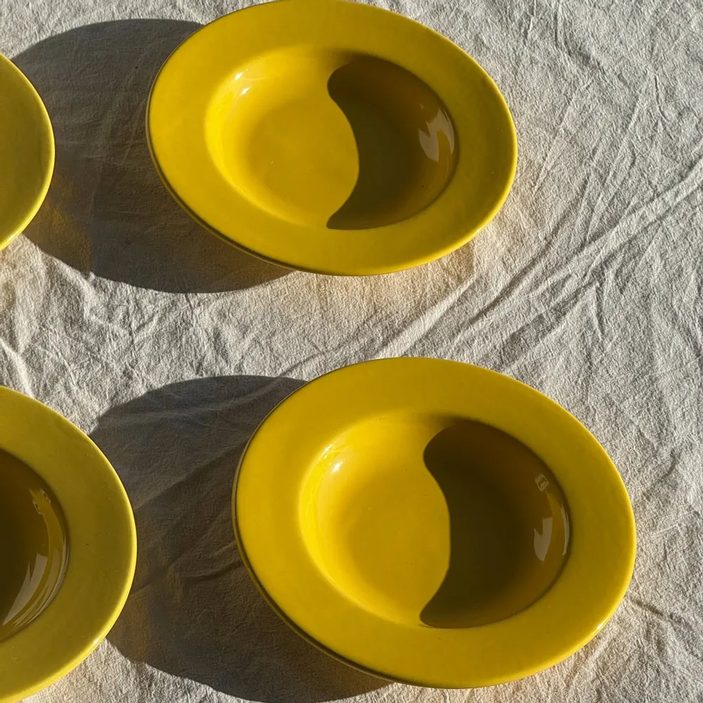 Assiettes au quotidien - Lot de 6 assiettes jaunes creuses vintage D22,5 H3,5 - OFFICE OBJETS