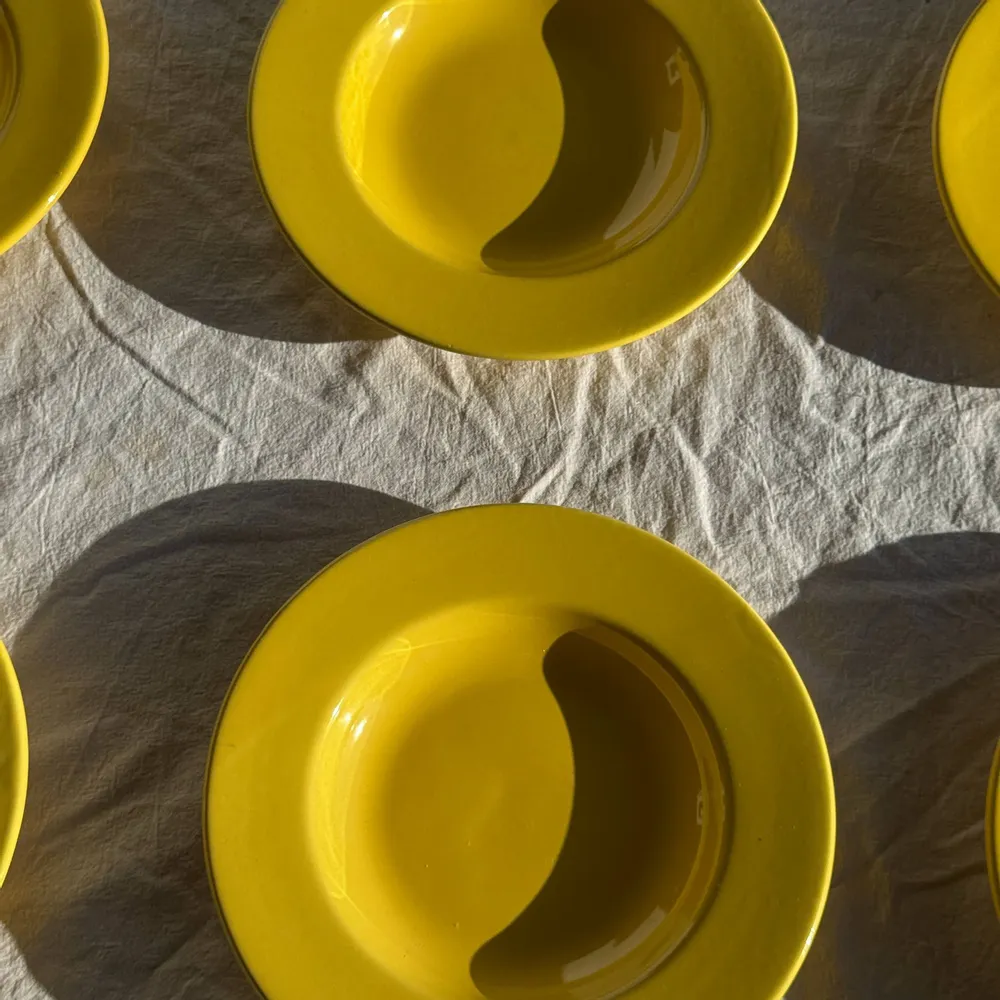 Assiettes au quotidien - Lot de 6 assiettes jaunes creuses vintage D22,5 H3,5 - OFFICE OBJETS