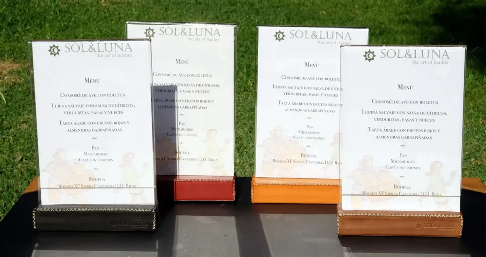 Services - Porte-menu en cuir - SOL & LUNA