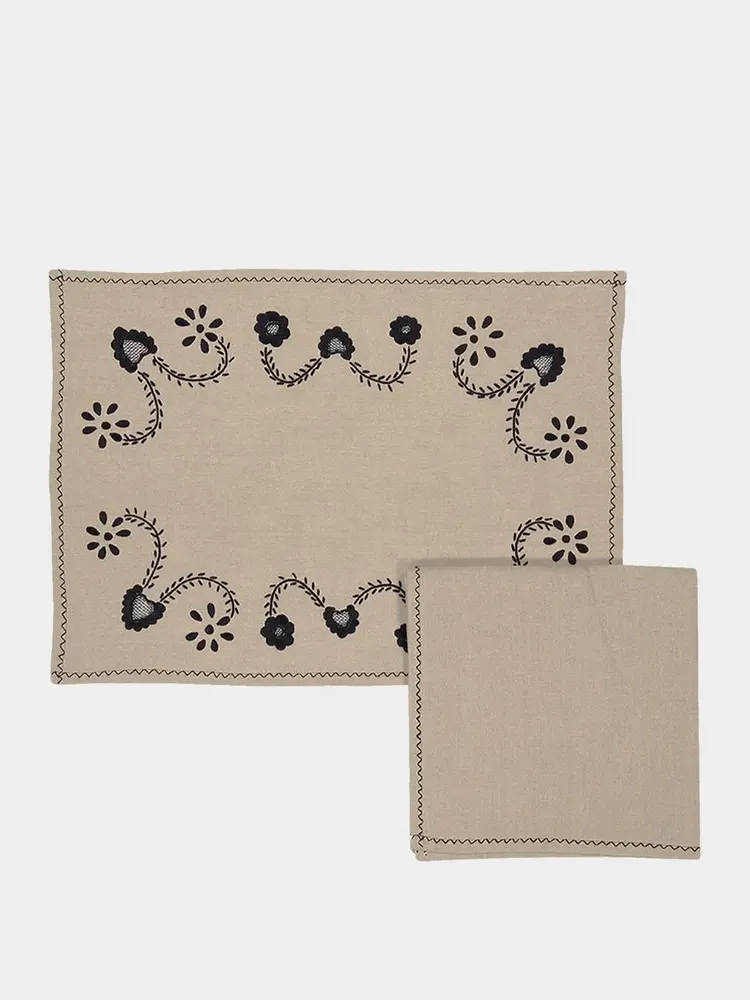 Table linen - Hand-Embroidered Viana Linen with Embroidery Placemat and Napkin Set - HOUSE OF CAPRICORN