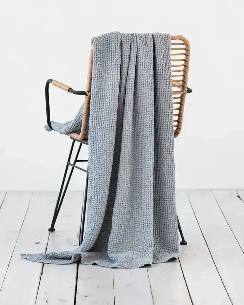 Throw blankets - Linen waffle throw blanket in Light gray - MAGICLINEN