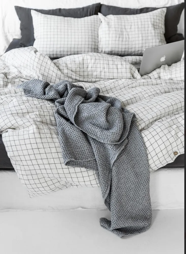 Throw blankets - Linen waffle throw blanket in Light gray - MAGICLINEN