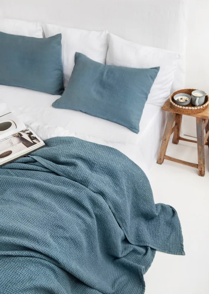 Plaids - Plaid gaufré en lin bleu gris - MAGICLINEN