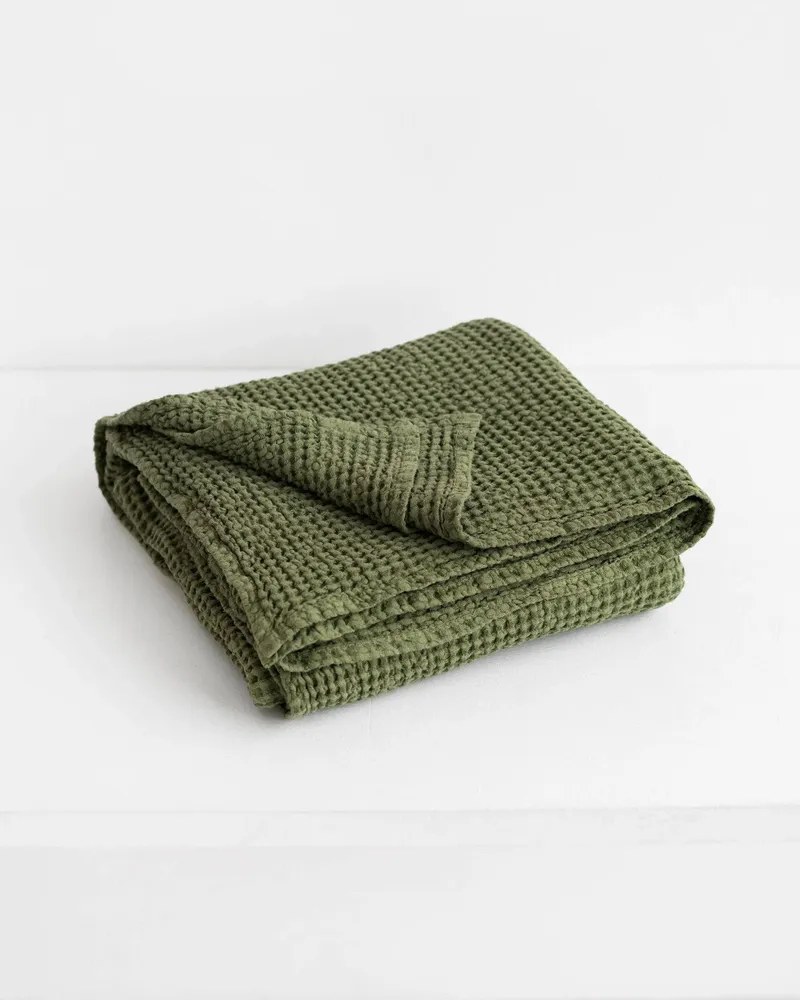 Throw blankets - Linen waffle throw in Forest green - MAGICLINEN
