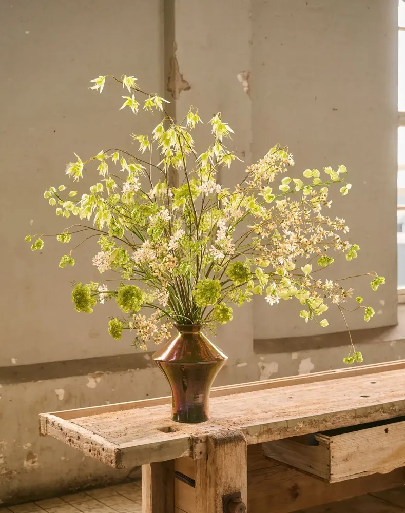 Décorations florales - Bouquet vert et blanc en soie artificielle à l'aspect naturel - SILK-KA BV