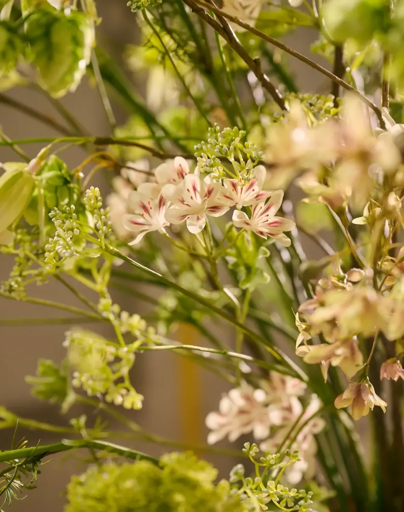 Décorations florales - Bouquet vert et blanc en soie artificielle à l'aspect naturel - SILK-KA BV