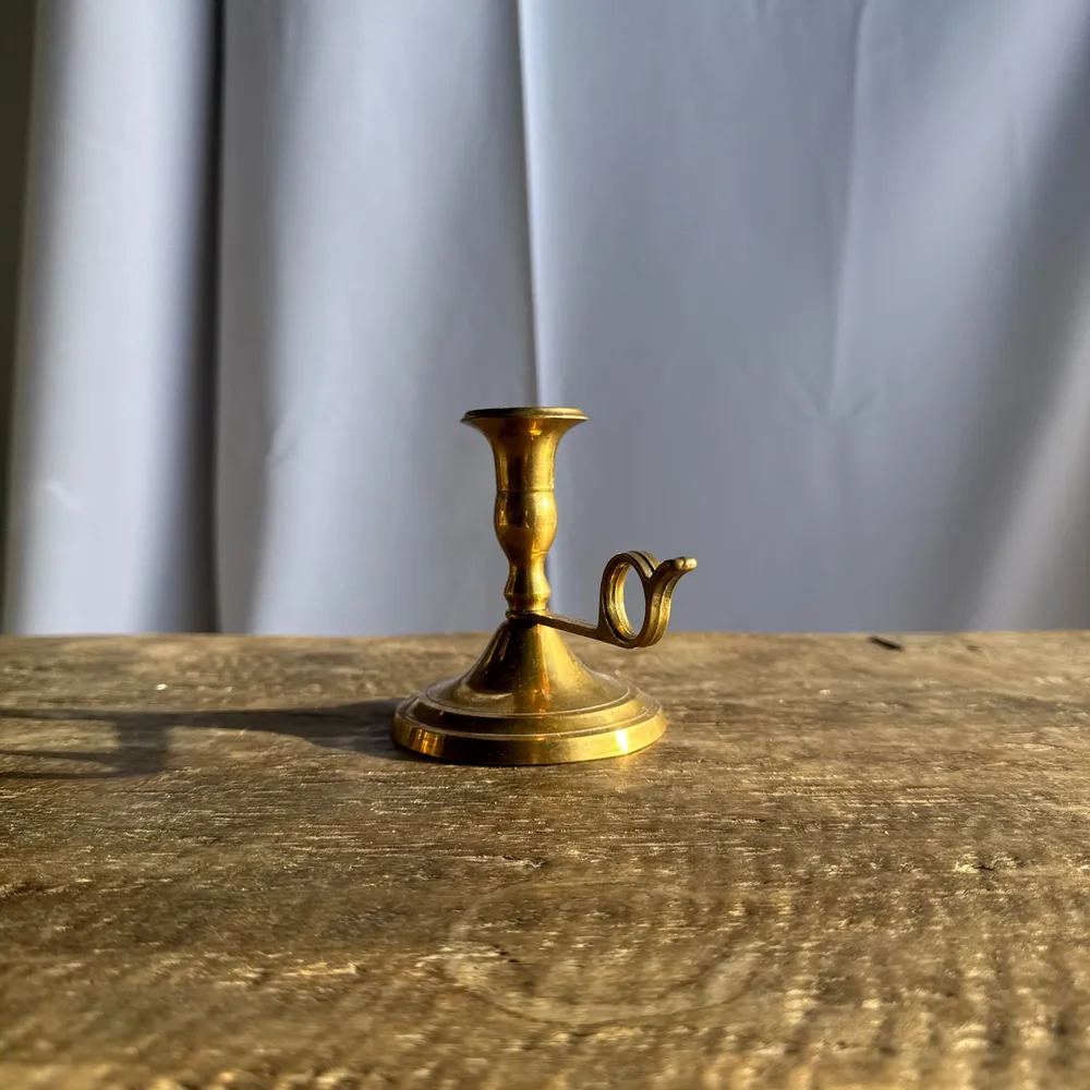 Decorative objects - Small gold hand candle holder with buckle handle D10.5 H9 - OFFICE OBJETS
