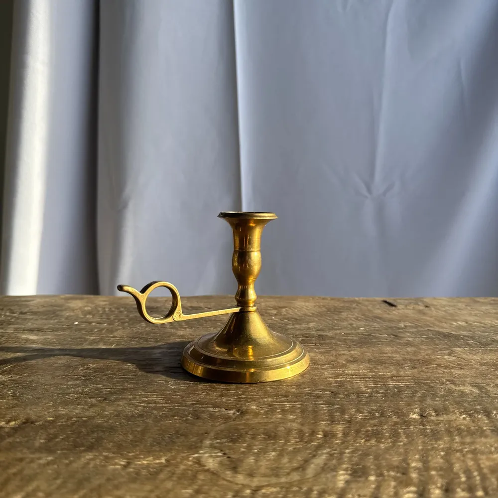 Decorative objects - Small gold hand candle holder with buckle handle D10.5 H9 - OFFICE OBJETS