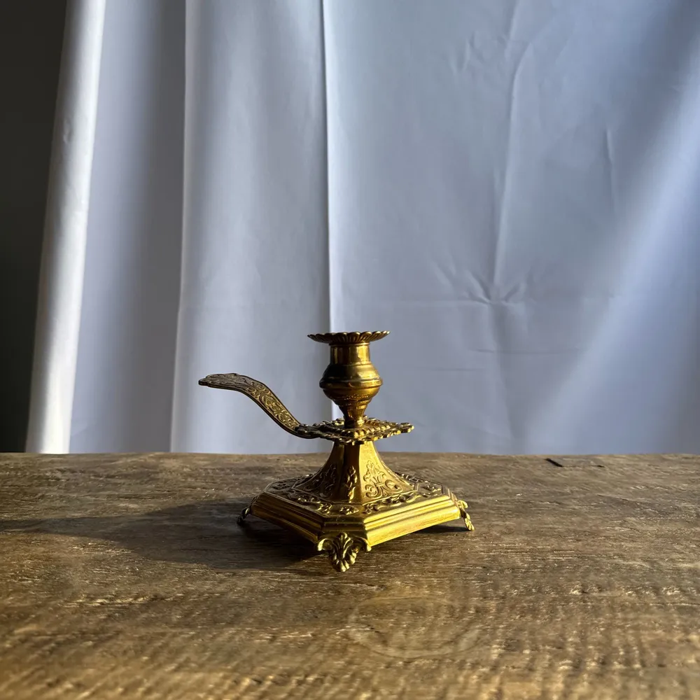 Decorative objects - Large engraved gold hand candle holder D11 H12.5 - OFFICE OBJETS