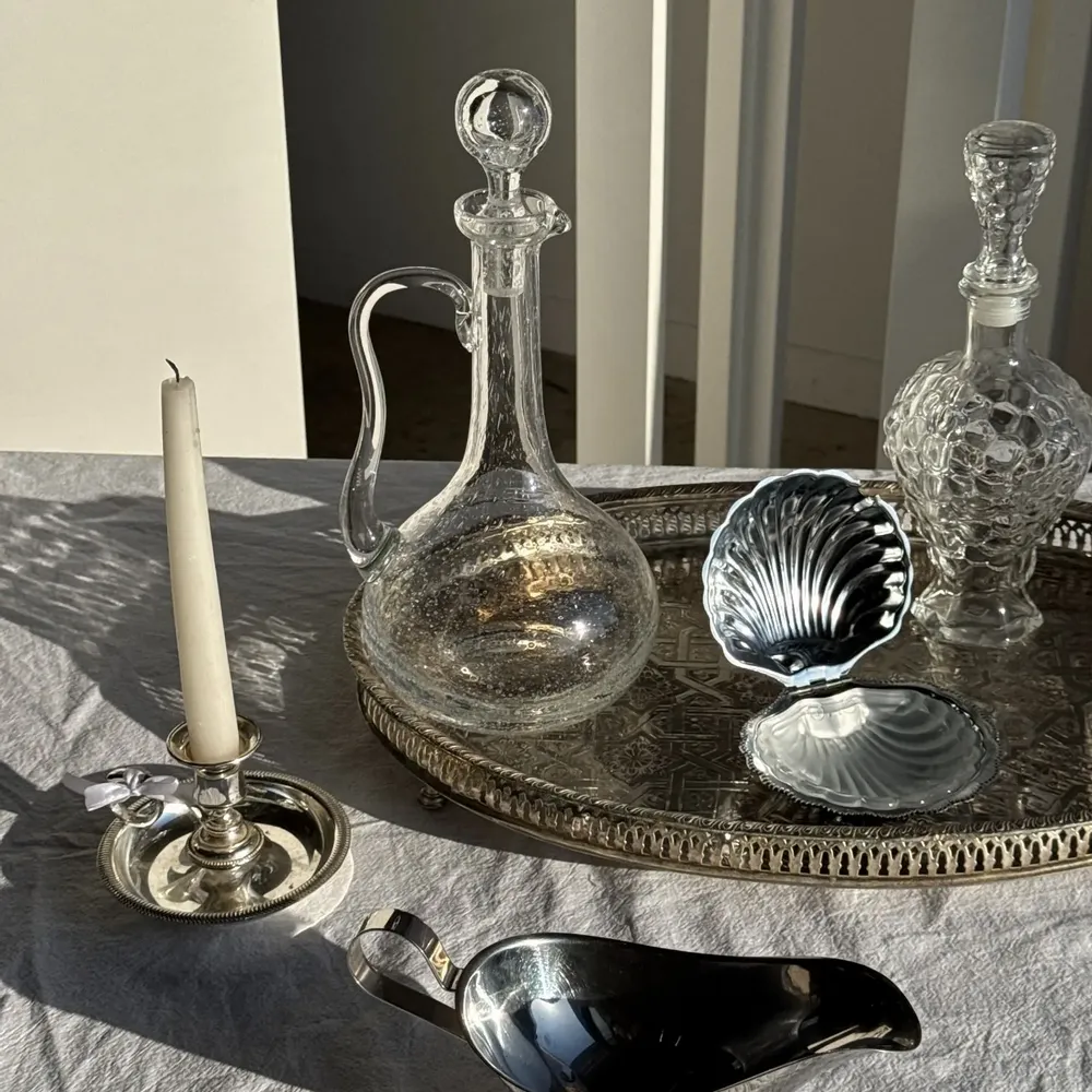 Plateaux - Grand plateau marocain ovale gravé sur pied 50x35 - OFFICE OBJETS